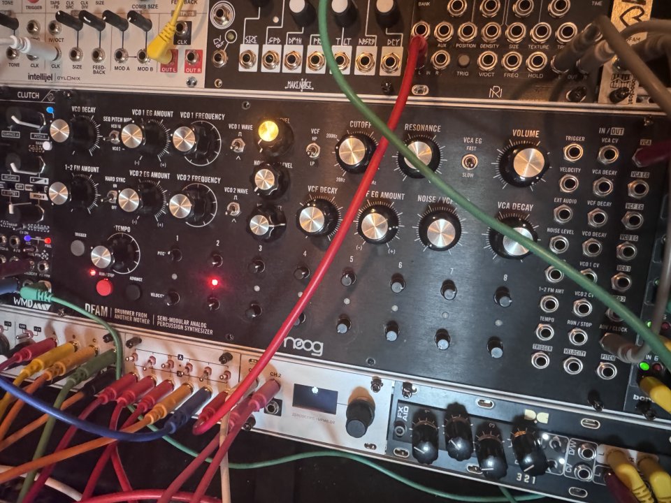Modulos Eurorack y Cases de segunda mano · Foto 9 de 9 · Madrid · 999 €