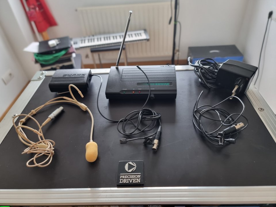 Inalámbrico completo Shure de segunda mano · Foto 2 de 4 · Araba · 220 €