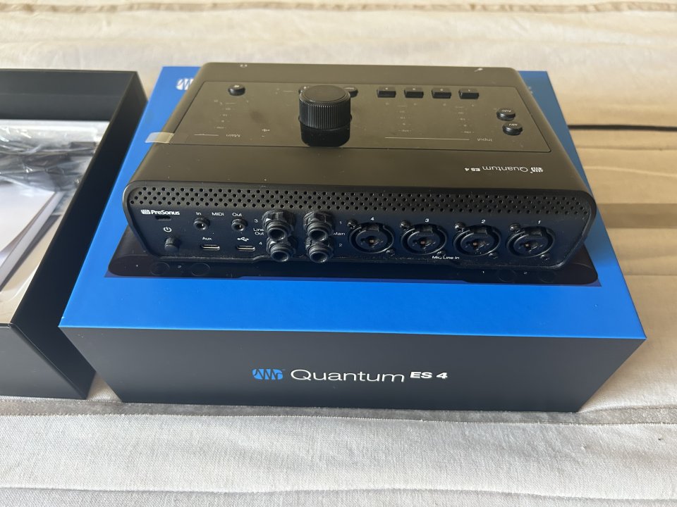 PreSonus Quantum ES 4 Interfaz de Audio de segunda mano · Foto 4 de 4 · Murcia · 190 €