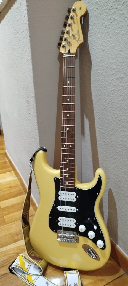 Fender Stratocaster player hsh