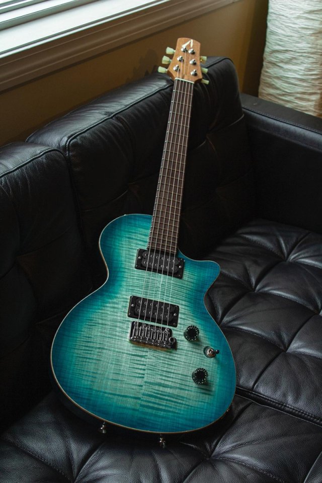 Tom Anderson Bobcat custom. Fotos.  CAMBIOS