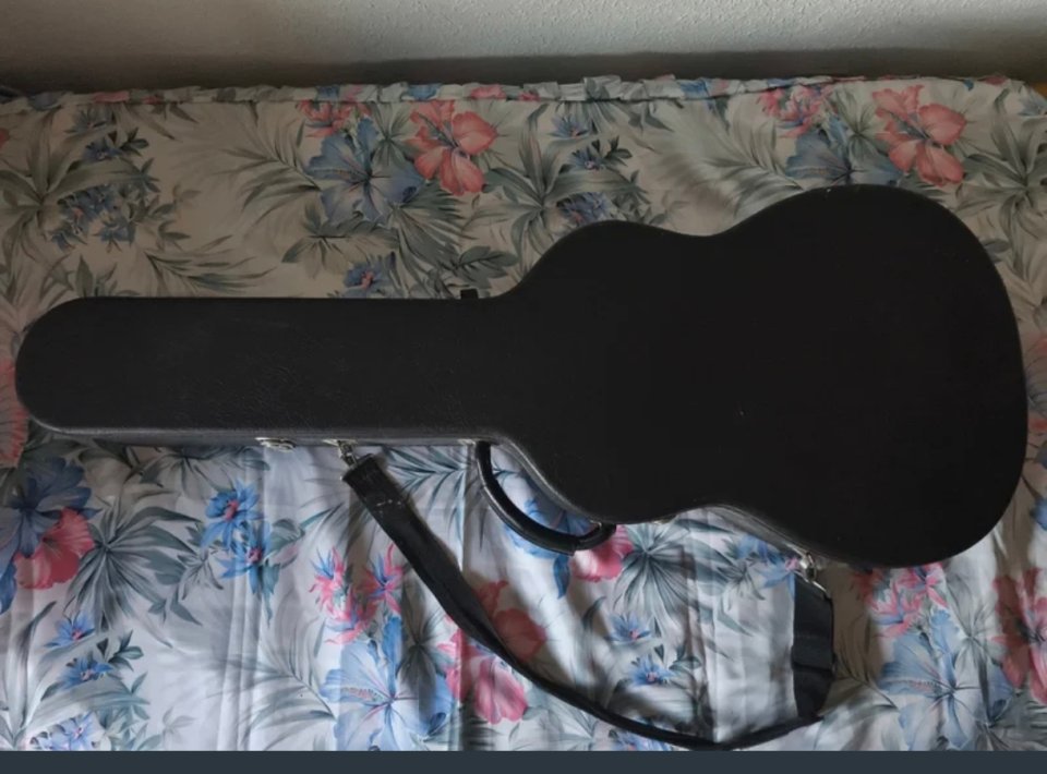 Guitarra clásica de concierto del luthier Ángel de Benitoo de segunda mano · Foto 4 de 4 · Albacete · 5500 €