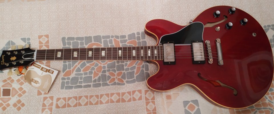 Gibson ES-335 1964 CS Cherry Reissue de segunda mano · Foto 1 de 10 · Zaragoza · 4500 €