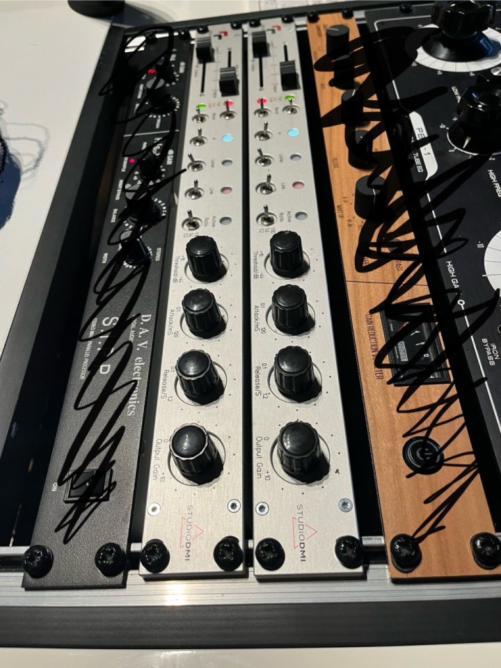 STUDIODMI / Rockruepel SIDECHAIN.ONE