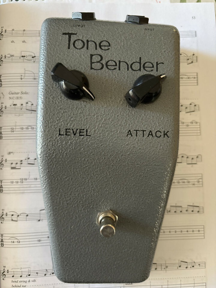 Fuzzz Tone Bender MKI.5 de British pedal company