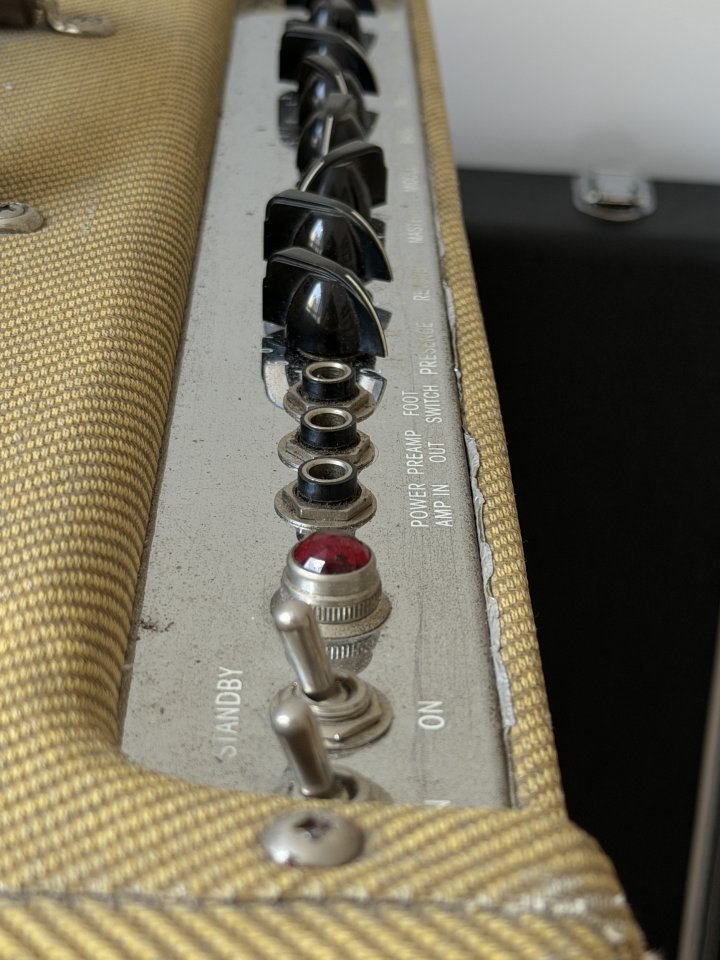 Fender Blues DeVille 1994 USA 4x10 de segunda mano · Foto 8 de 10 · Barcelona · 1150 €