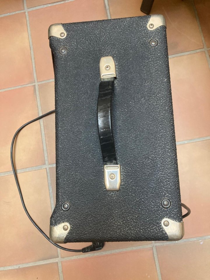 Amplificador Roland de Guitarra GC 405 de segunda mano · Foto 3 de 4 · Jaén · 225 €