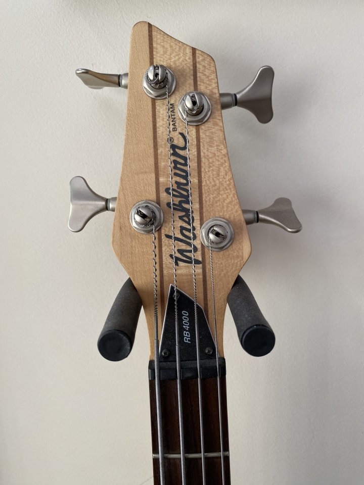 Bajo Washburn RB4000 de segunda mano · Foto 6 de 8 · Madrid · 800 €