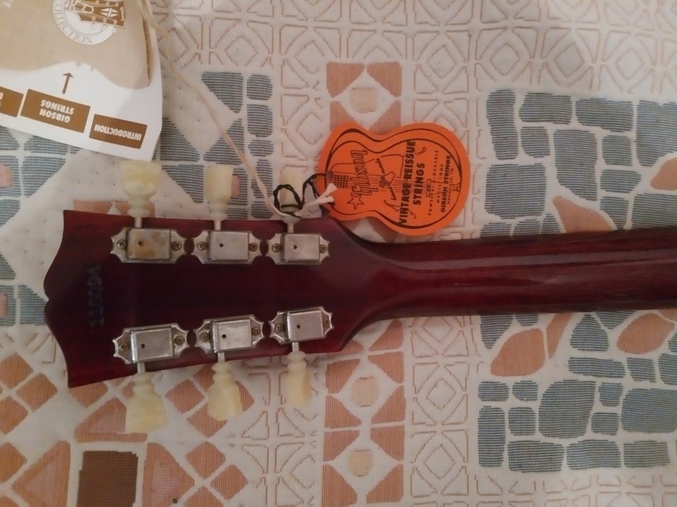 Gibson ES-335 1964 CS Cherry Reissue de segunda mano · Foto 4 de 10 · Zaragoza · 4500 €