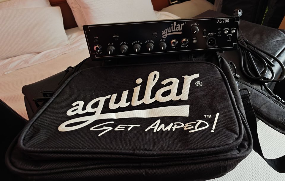 Cabezal Amplificador bajo Aguilar AG700 + Funda mochila oficial NUEVOS de segunda mano · Foto 1 de 9 · Lugo · 899 €