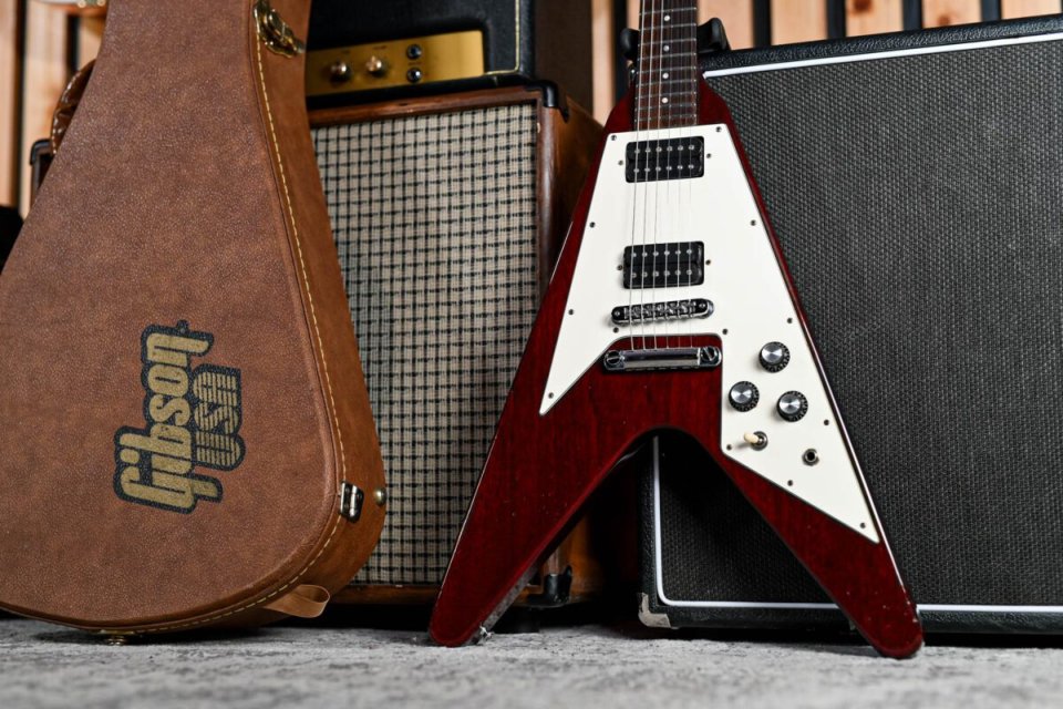Gibson Flying V'67 roja