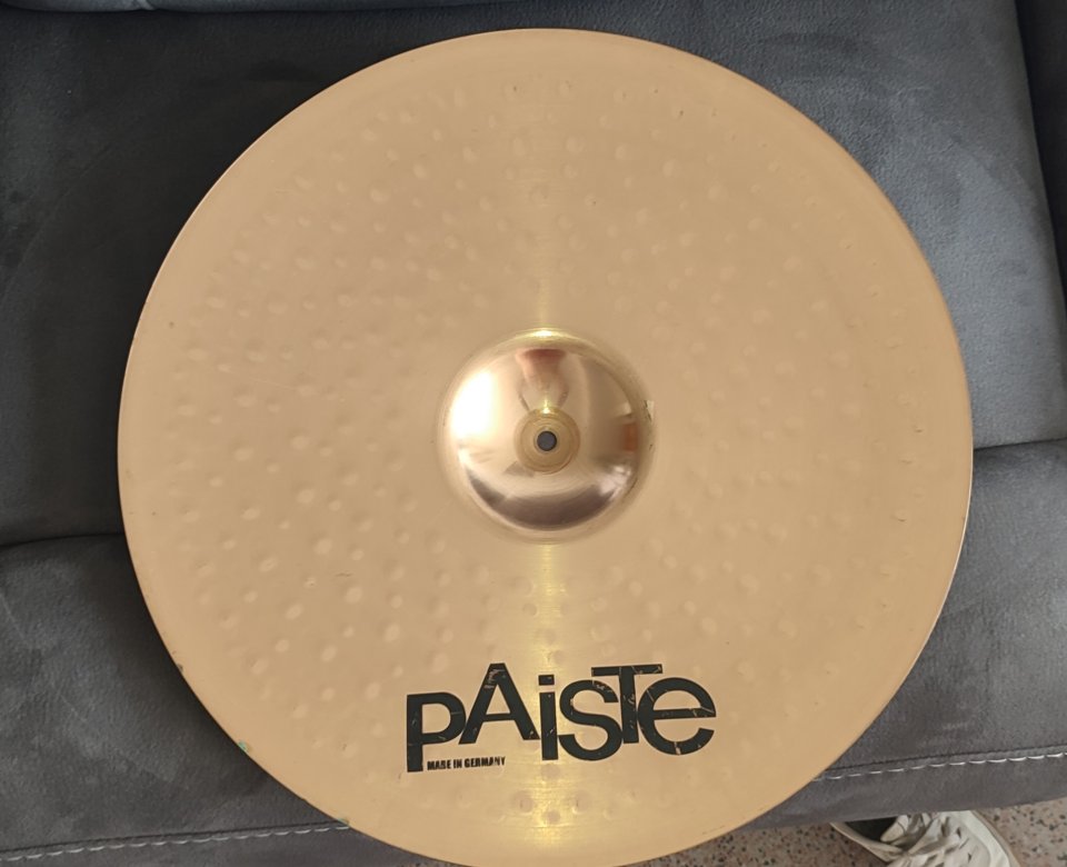 Set Paiste PST5 + funda gratis DrumFire de segunda mano · Foto 4 de 7 · Barcelona · 320 €