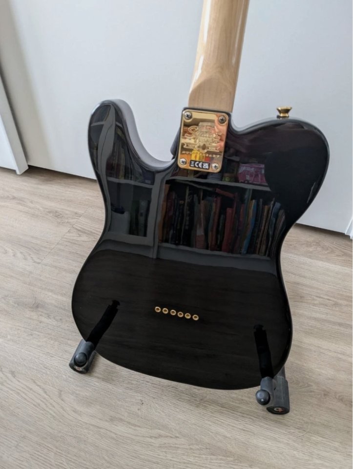 Squier Classic Vibe 40th Anniversary de segunda mano · Foto 7 de 9 · Madrid · 490 €