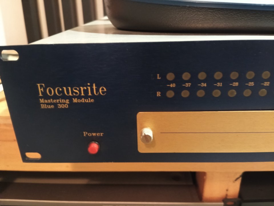 Focusrite Blue 300
