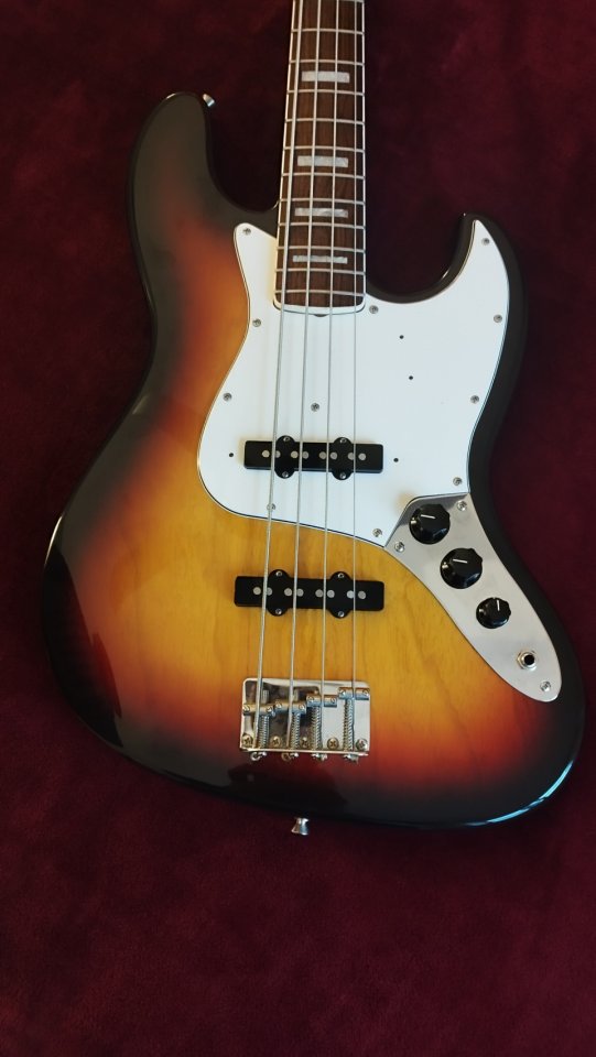 Fender jazz bass 75 Japan