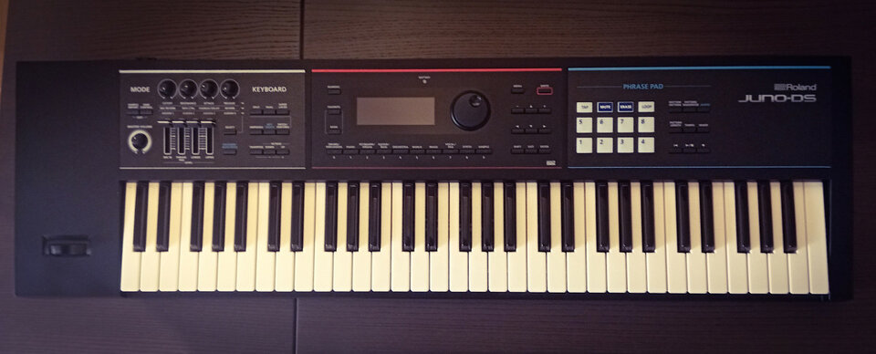 Vendo ROLAND Juno DS  61 c / funda original