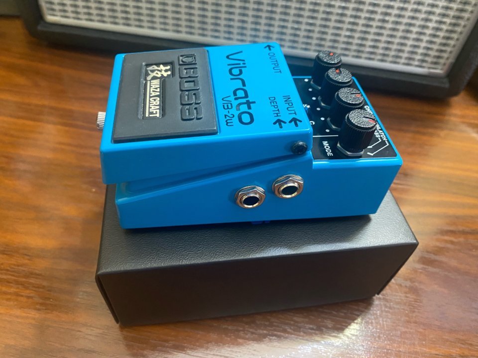 Boss VB-2W Vibrato – Japan Waza Craft (efecto para guitarra, bajo y teclados – nuevo) de segunda mano · Foto 2 de 5 · Salamanca · 199 €
