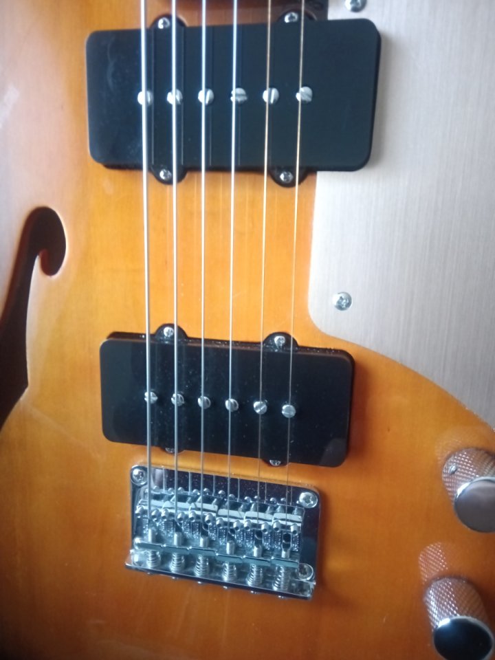 Squier Paranormal Cabronita Thinline de segunda mano · Foto 2 de 10 · Madrid · 340 €