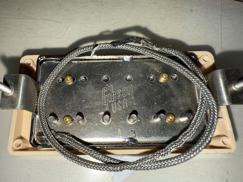 Pastilla Gibson 498T USA