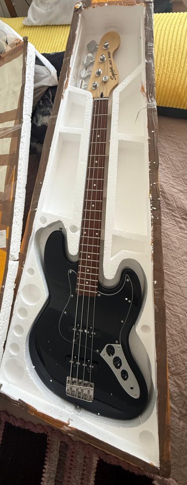 Squier Jazz Bass by Fender. Indonesia 2012. Totalmente NUEVO de segunda mano · Foto 1 de 8 · Lugo · 270 €