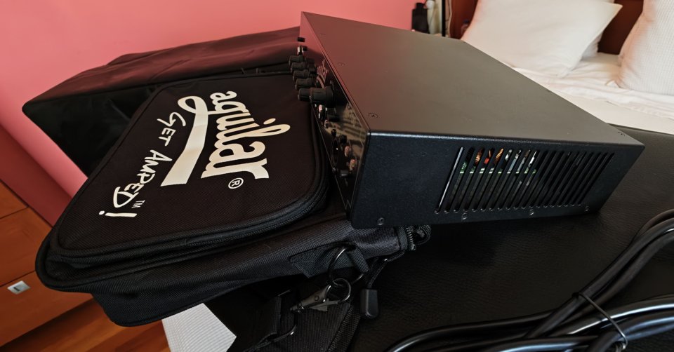 Cabezal Amplificador bajo Aguilar AG700 + Funda mochila oficial NUEVOS de segunda mano · Foto 4 de 9 · Lugo · 899 €