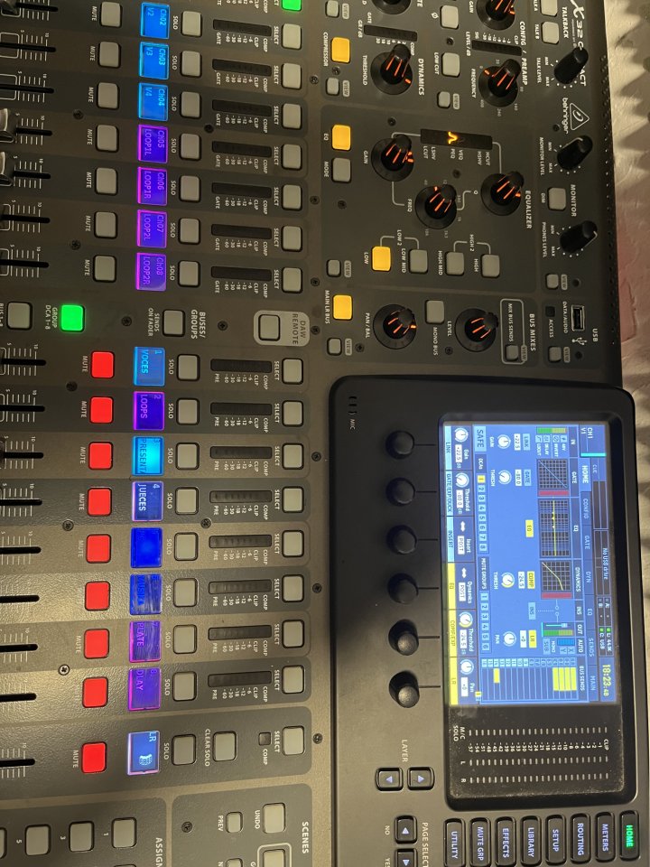 Behringer X32 Compact + Funda Gator