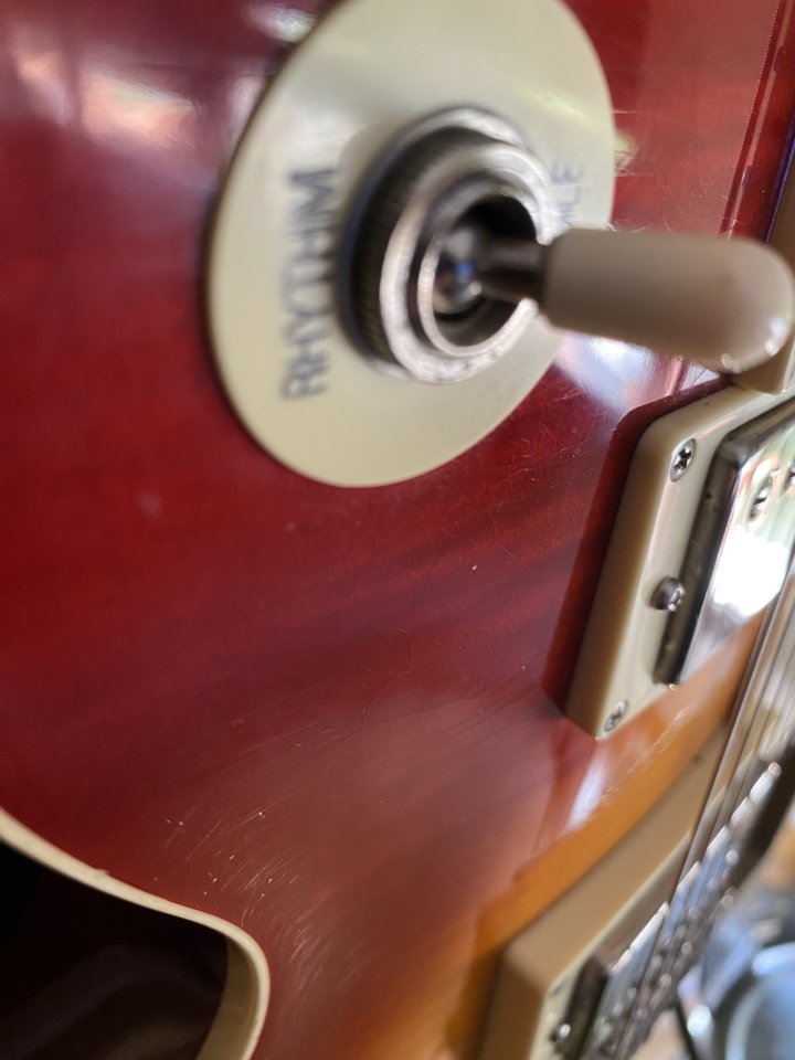 Maybach Lester Cherry Lane '58 Guitarra + estuche original de segunda mano · Foto 3 de 8 · Madrid · 1850 €