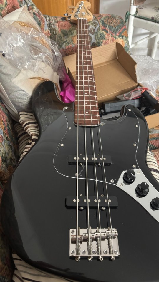 Squier Jazz Bass by Fender. Indonesia 2012. Totalmente NUEVO de segunda mano · Foto 2 de 8 · Lugo · 270 €