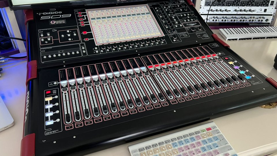 Mesa de mezclas digital DIGICO SD9 + Digirack 32/16 de segunda mano · Foto 6 de 6 · Cádiz · 8900 €