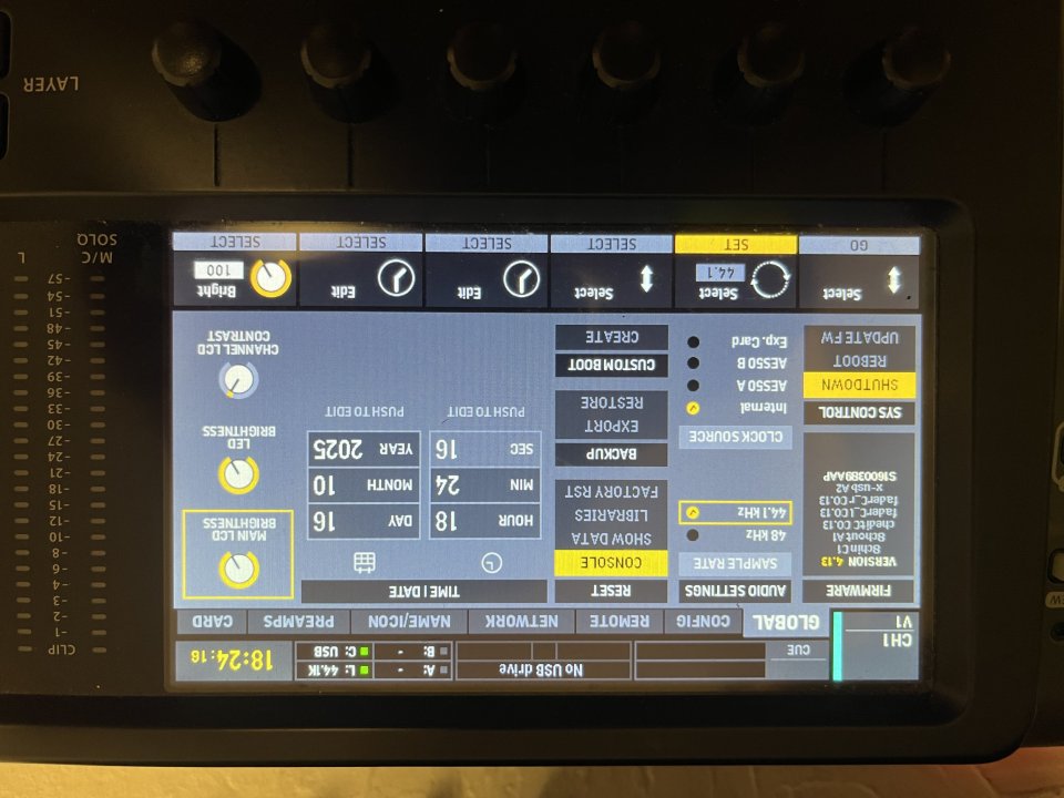 Behringer X32 Compact + Funda Gator