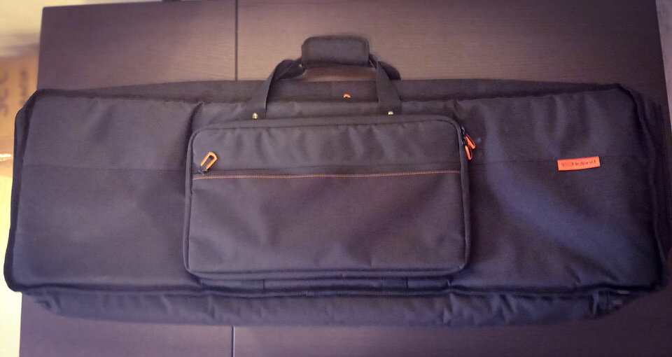 Vendo ROLAND Juno DS  61 c / funda original