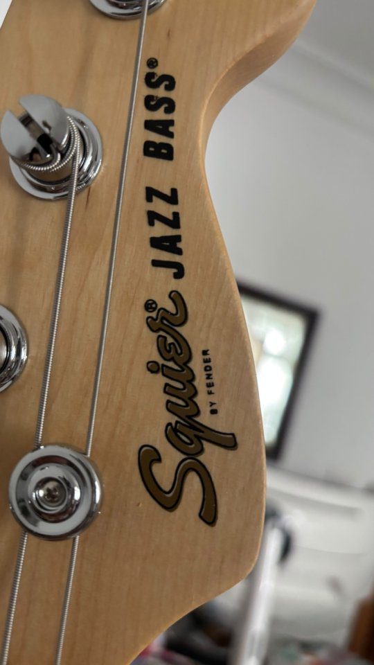 Squier Jazz Bass by Fender. Indonesia 2012. Totalmente NUEVO de segunda mano · Foto 5 de 8 · Lugo · 270 €