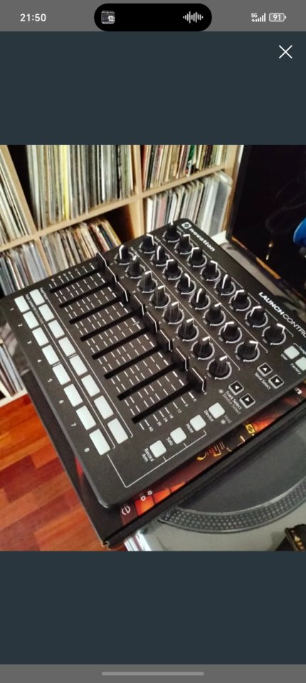 Novation Launchcontrol XL mk2 de segunda mano · Pontevedra · 105 €