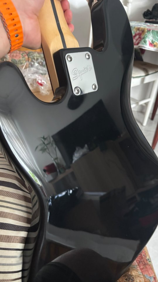 Squier Jazz Bass by Fender. Indonesia 2012. Totalmente NUEVO de segunda mano · Foto 6 de 8 · Lugo · 270 €