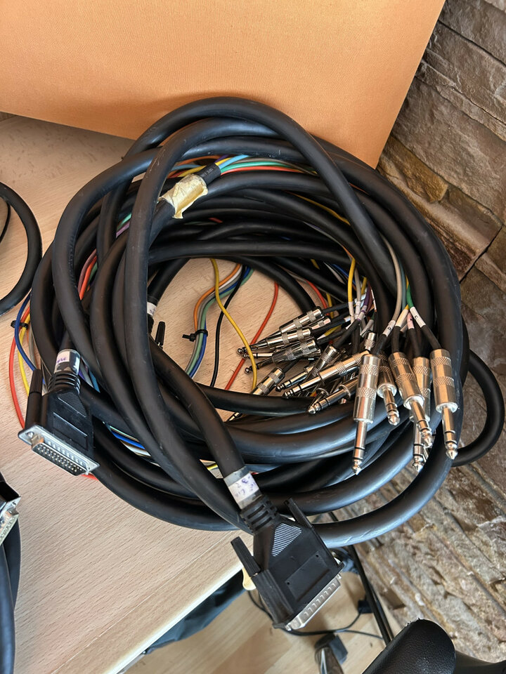 Cableado, conectores y adaptadores