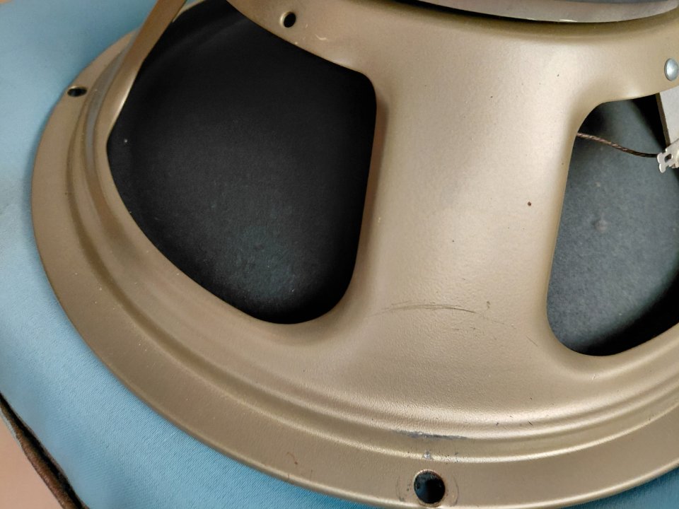 Celestion Vintage 30 8 ohmios de segunda mano · Foto 3 de 4 · Valencia · 65 €