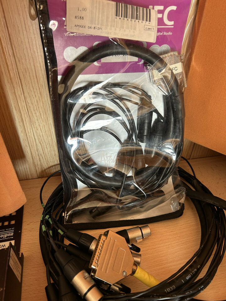 Cableado, conectores y adaptadores