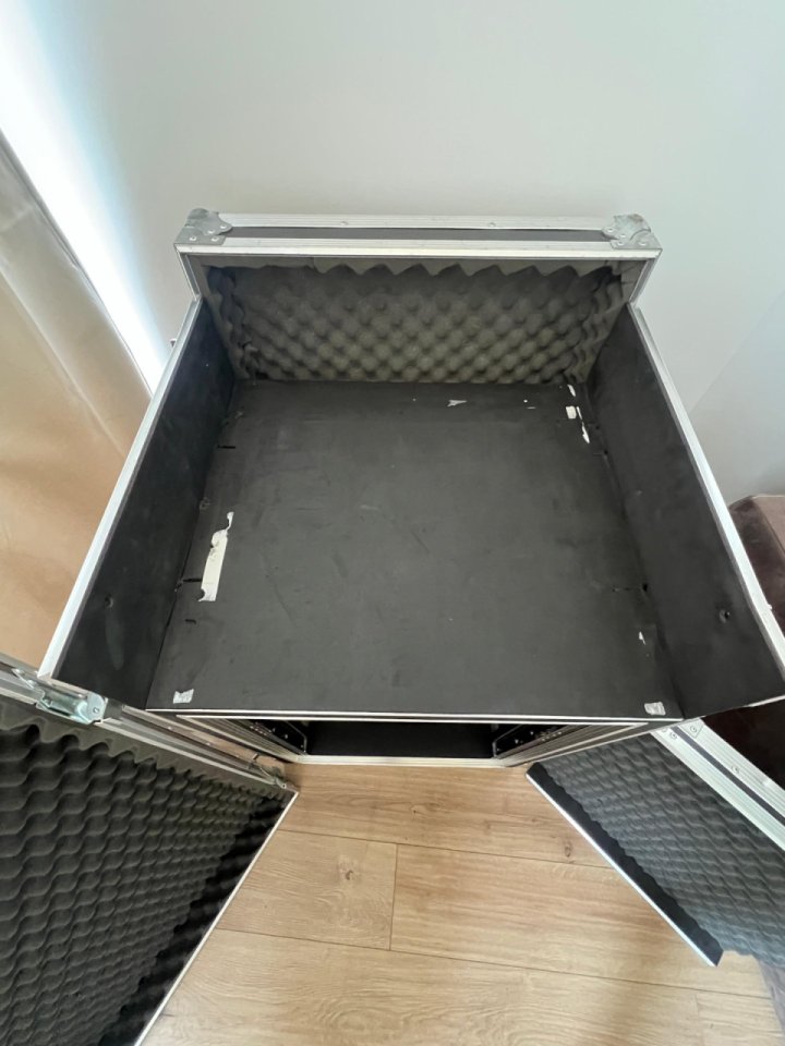 Mueble Rack DJ / Sonido Profesional Fonestar FRM-175 + Tapas Mesa de segunda mano · Foto 6 de 9 · Madrid · 300 €