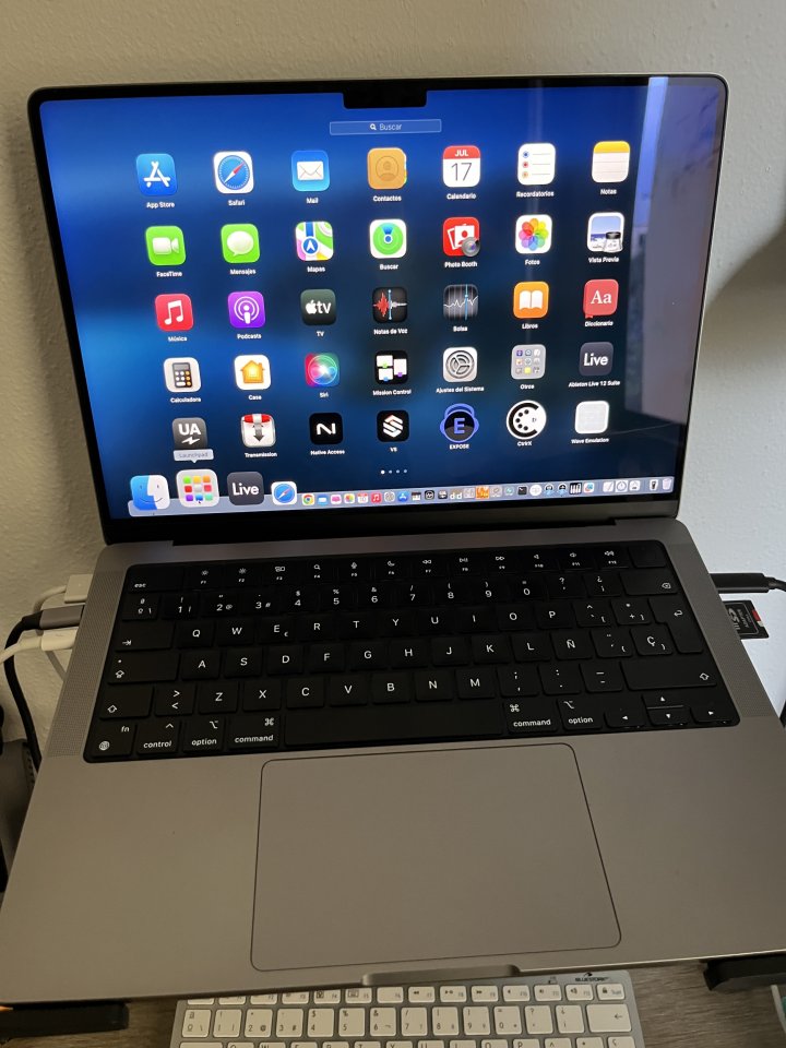 Apple MacBook Pro M1 Pro 8 CPU/14 GPU 14" de segunda mano · Foto 1 de 7 · Las Palmas · 790 €