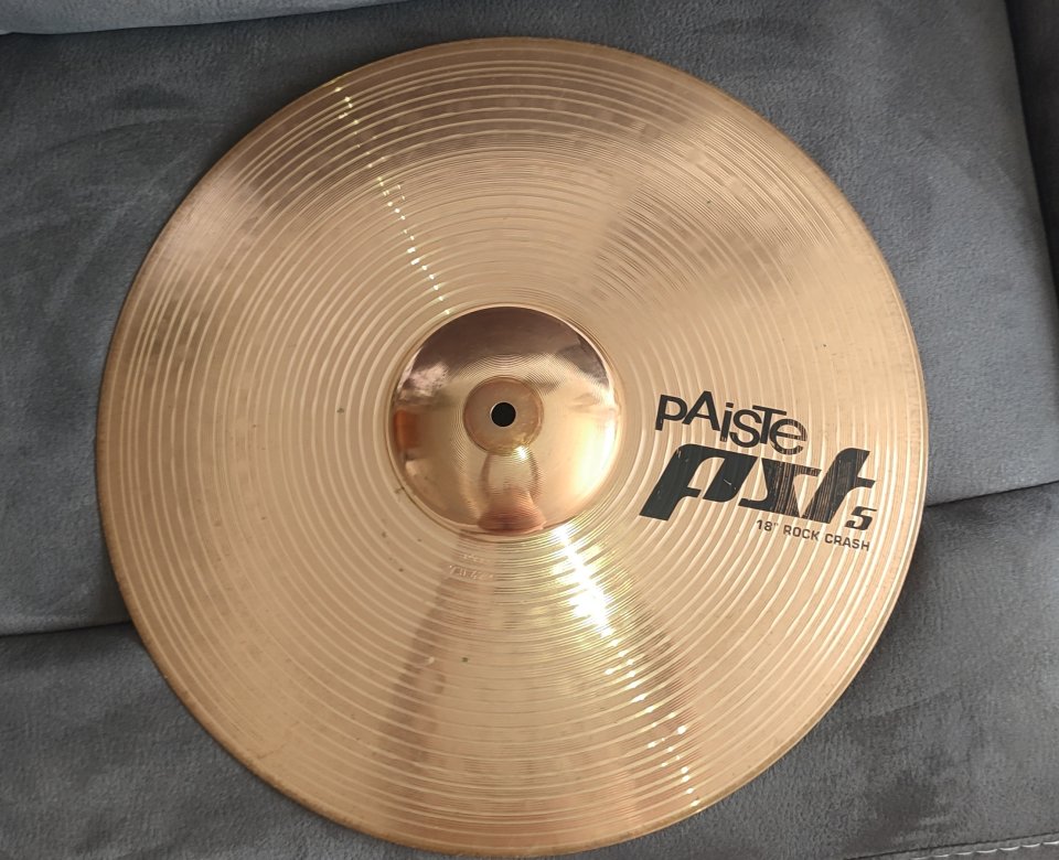Set Paiste PST5 + funda gratis DrumFire de segunda mano · Foto 5 de 7 · Barcelona · 320 €