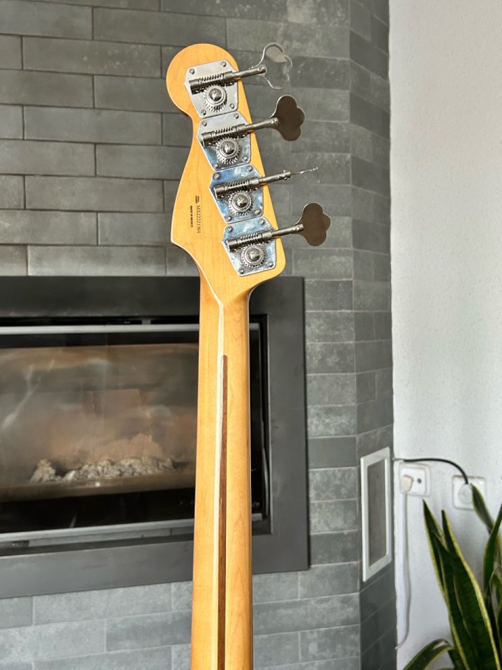 Fender Vintera 50s Precision Bass de segunda mano · Foto 9 de 10 · Madrid · 1000 €