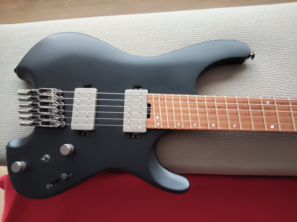 Vendo Ibanez Headless QX 52