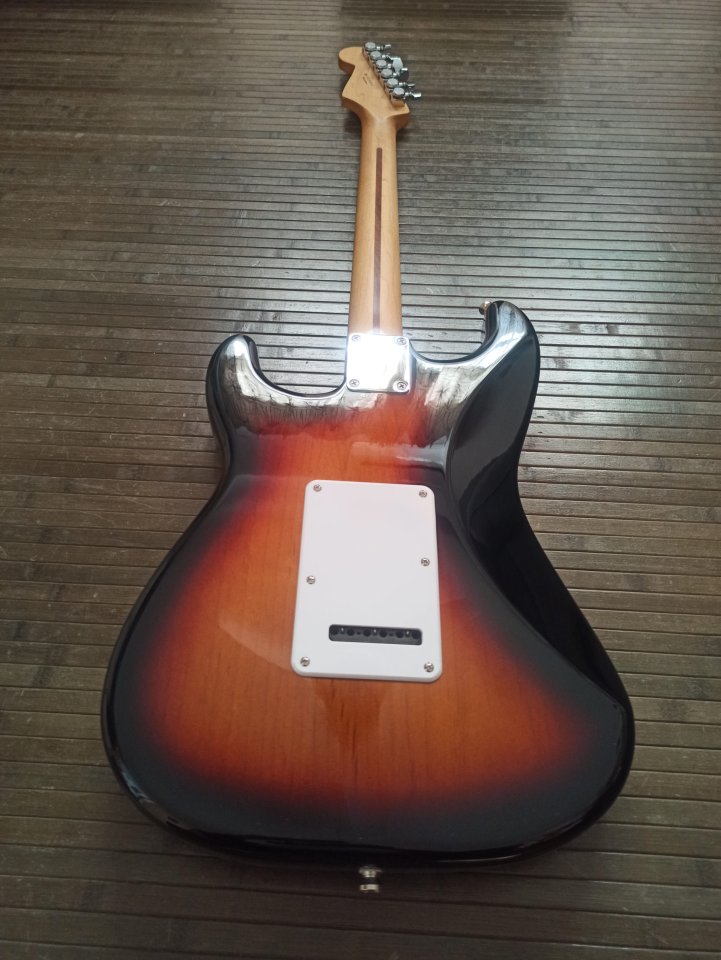 Fender Stratocaster MIM Brown Sunburst 2016