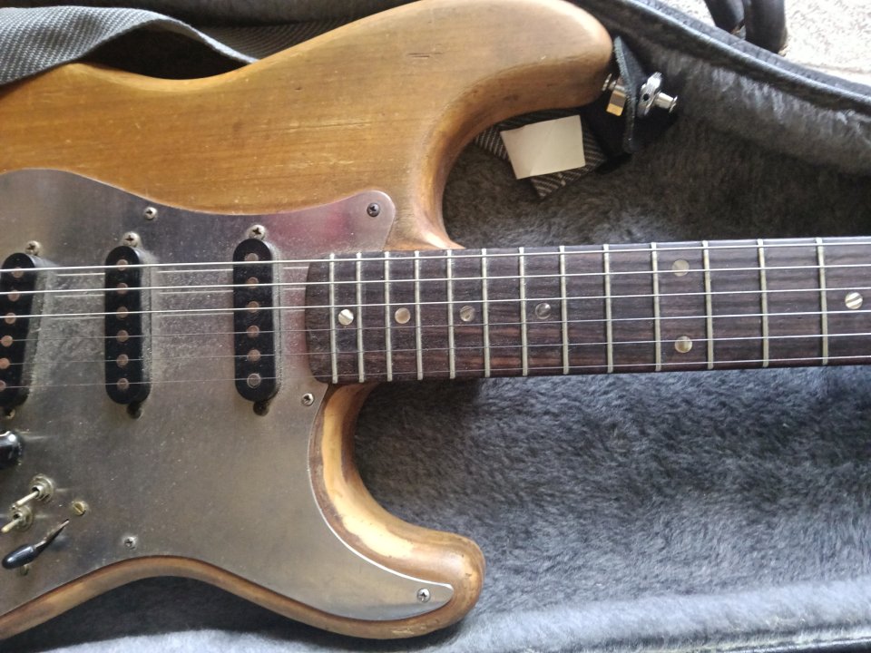 Fender strato japonesa de segunda mano · Foto 2 de 10 · A Coruña · 500 €