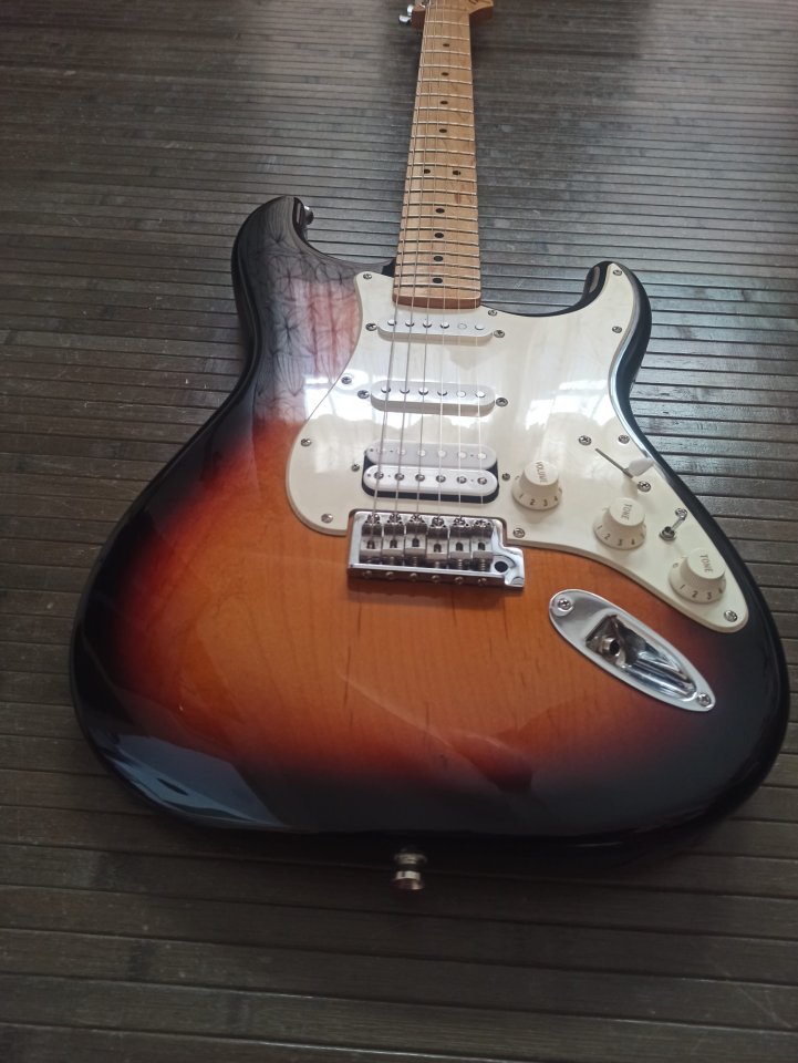 Fender Stratocaster MIM Brown Sunburst 2016