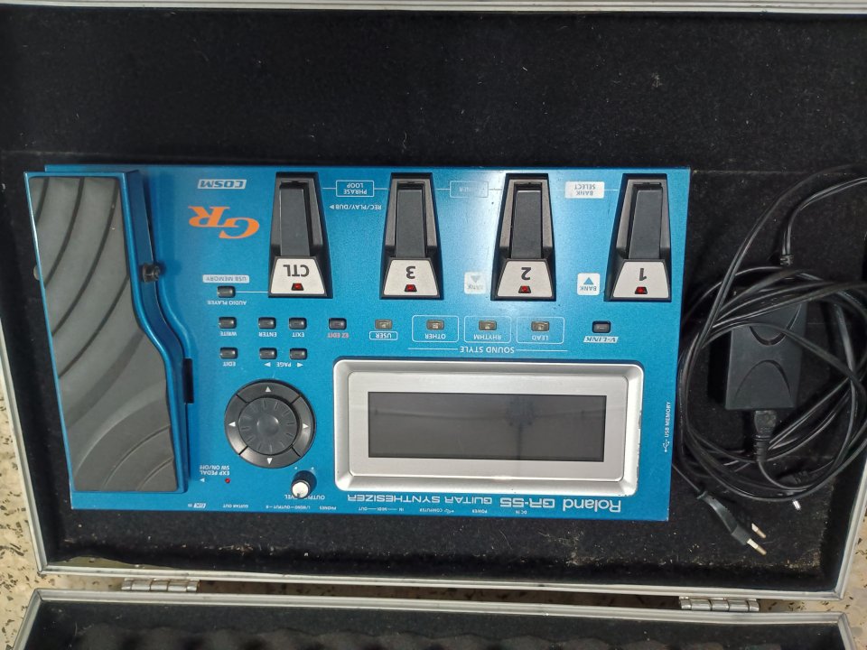 Pedalera Roland GR55+Flight case