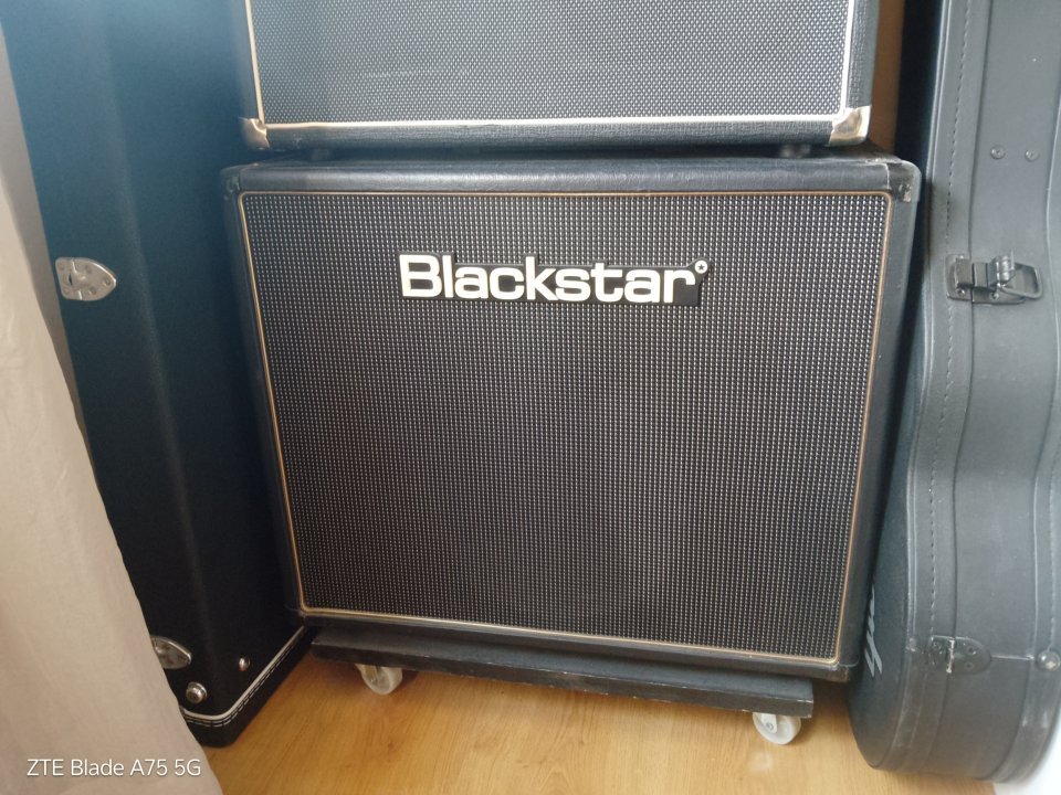 Pantalla 1 x 12  BLACKSTAR