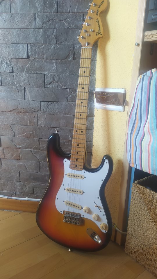 Fernándes burny custom 74 de segunda mano · Foto 1 de 8 · Madrid · 850 €