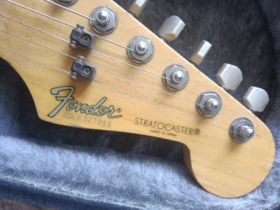 Fender strato japonesa de segunda mano · Foto 8 de 10 · A Coruña · 500 €