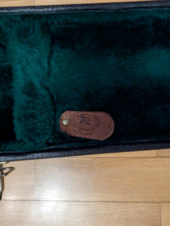 Estuche rígido Martin